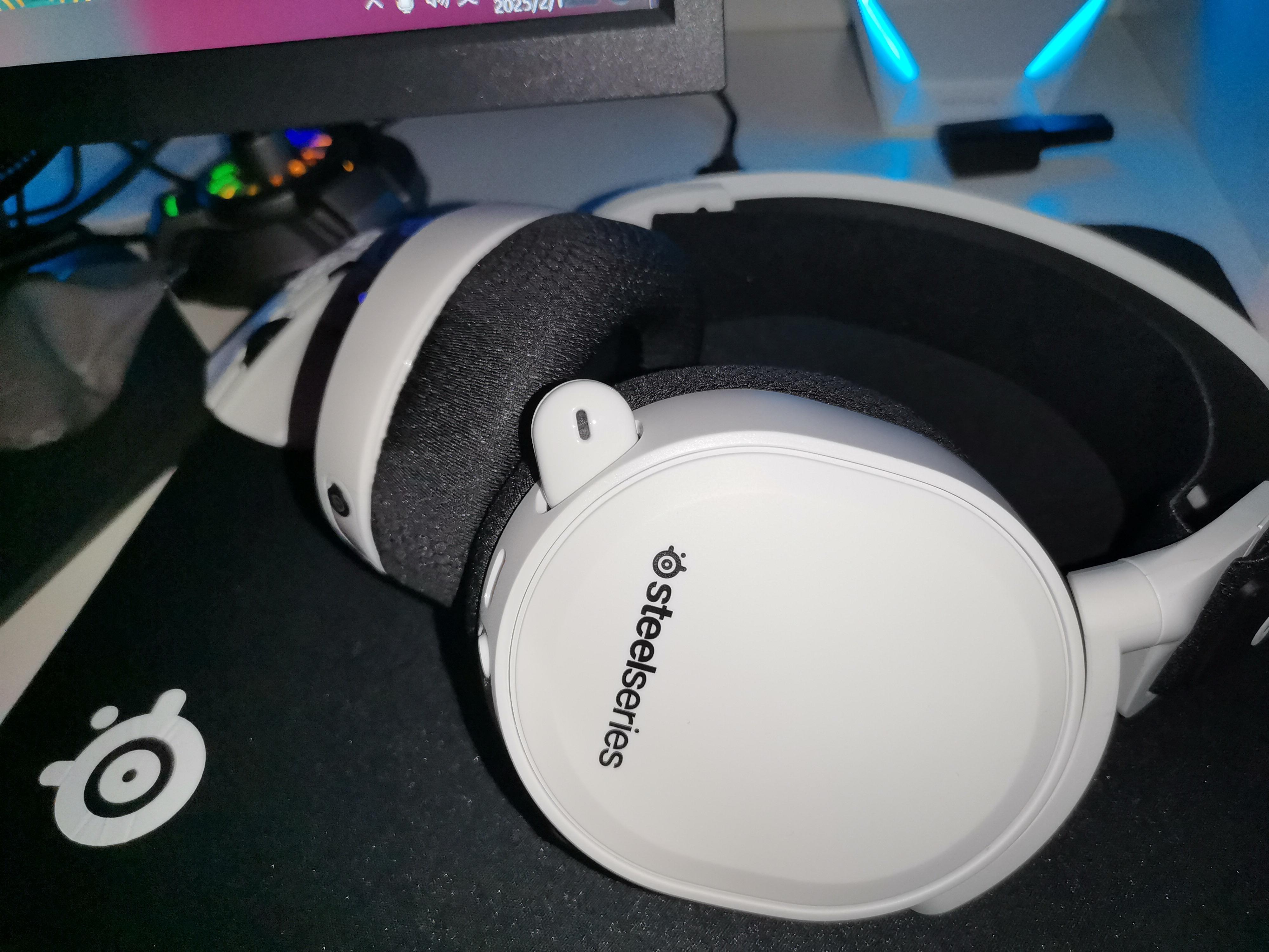包含电竞耳机测评：HyperXCloudIIIvs赛睿ArctisNovaPro的词条