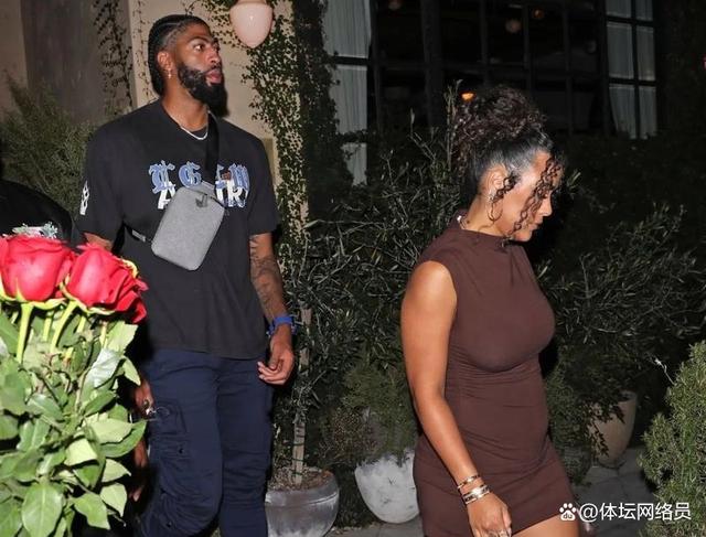 NBA球员老婆团盘点