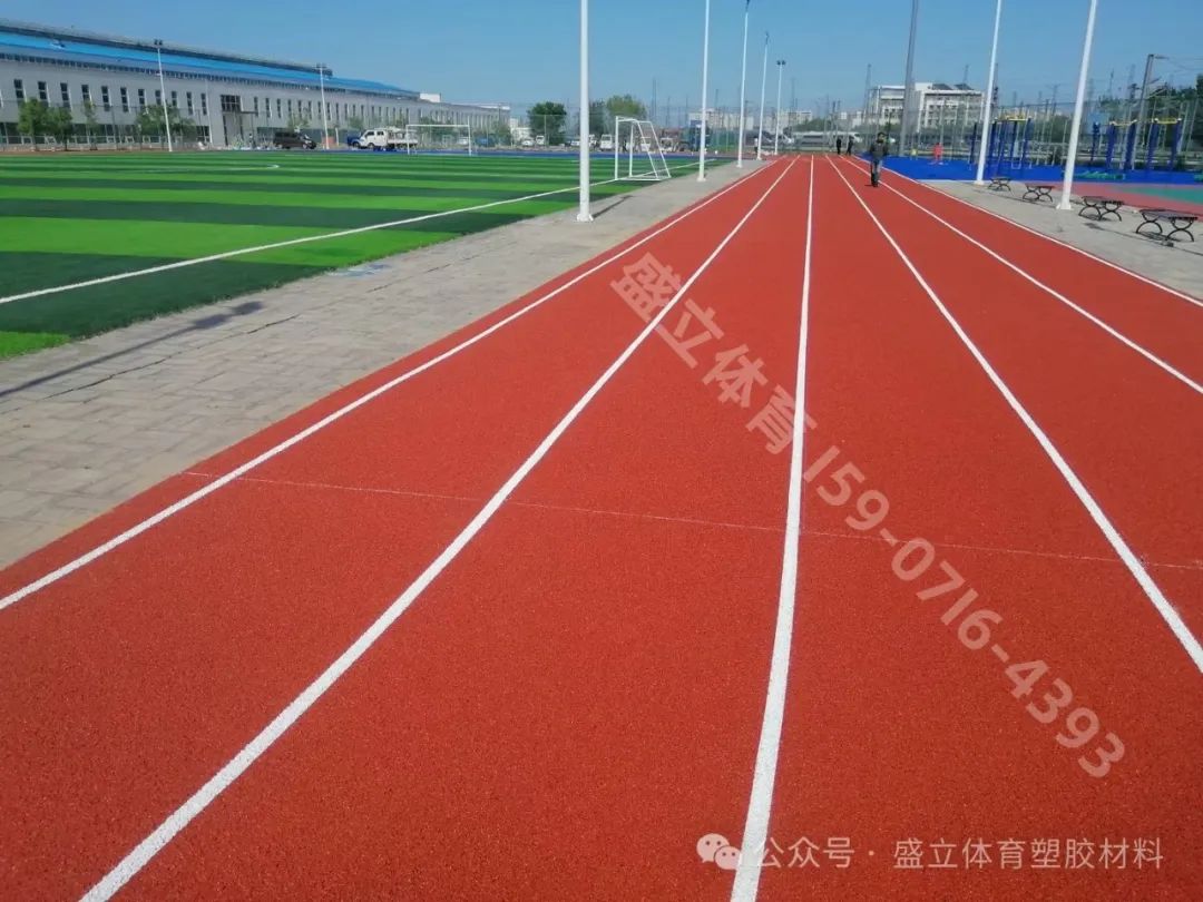 包含体育场馆新型材料：自修复跑道研发成功的词条