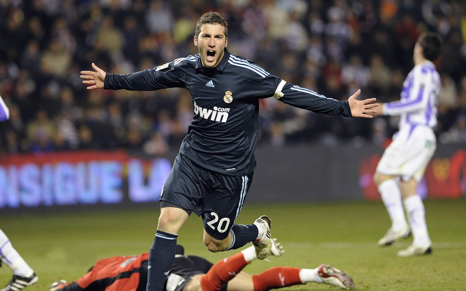 九游游戏中心-优秀电竞作品征集活动火热开启，推动文化创新，电竞比赛推文都写些什么