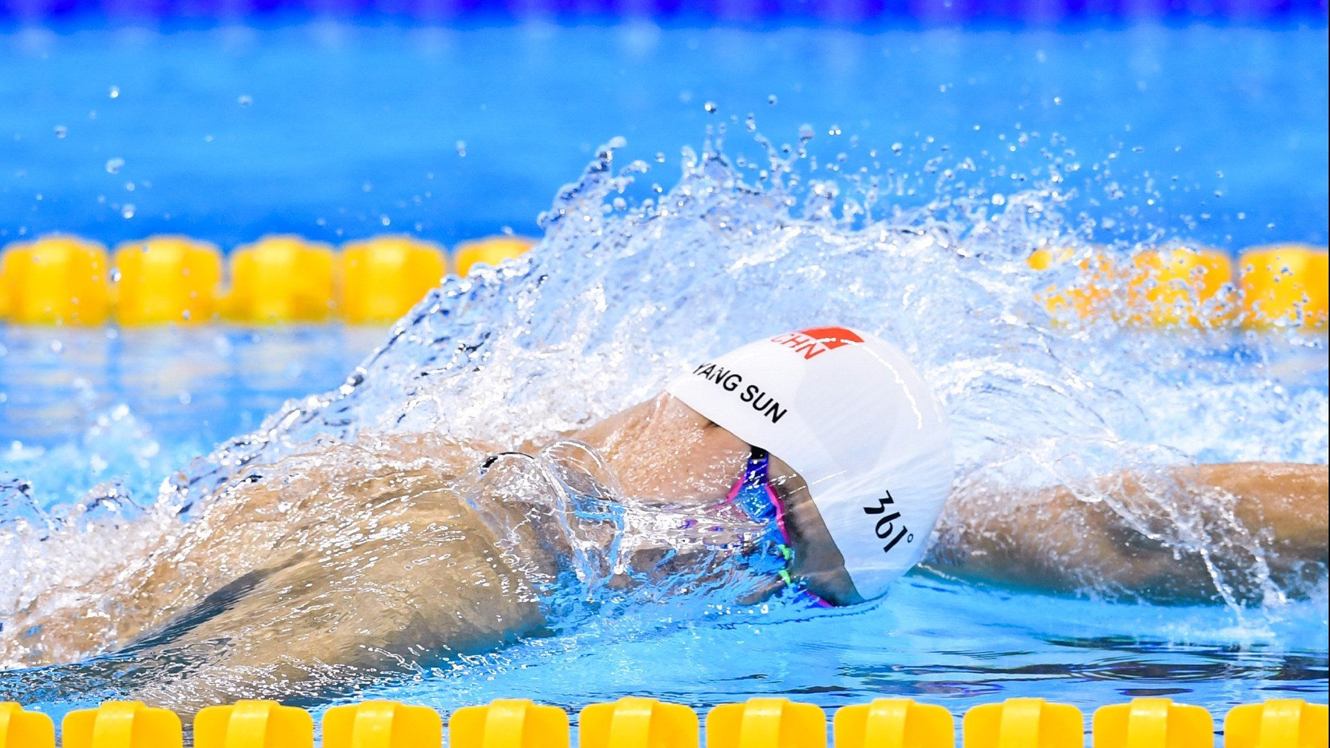 皇家马德里完胜巴塞罗那，领跑积分榜，皇家马德里vs巴塞罗那7比1