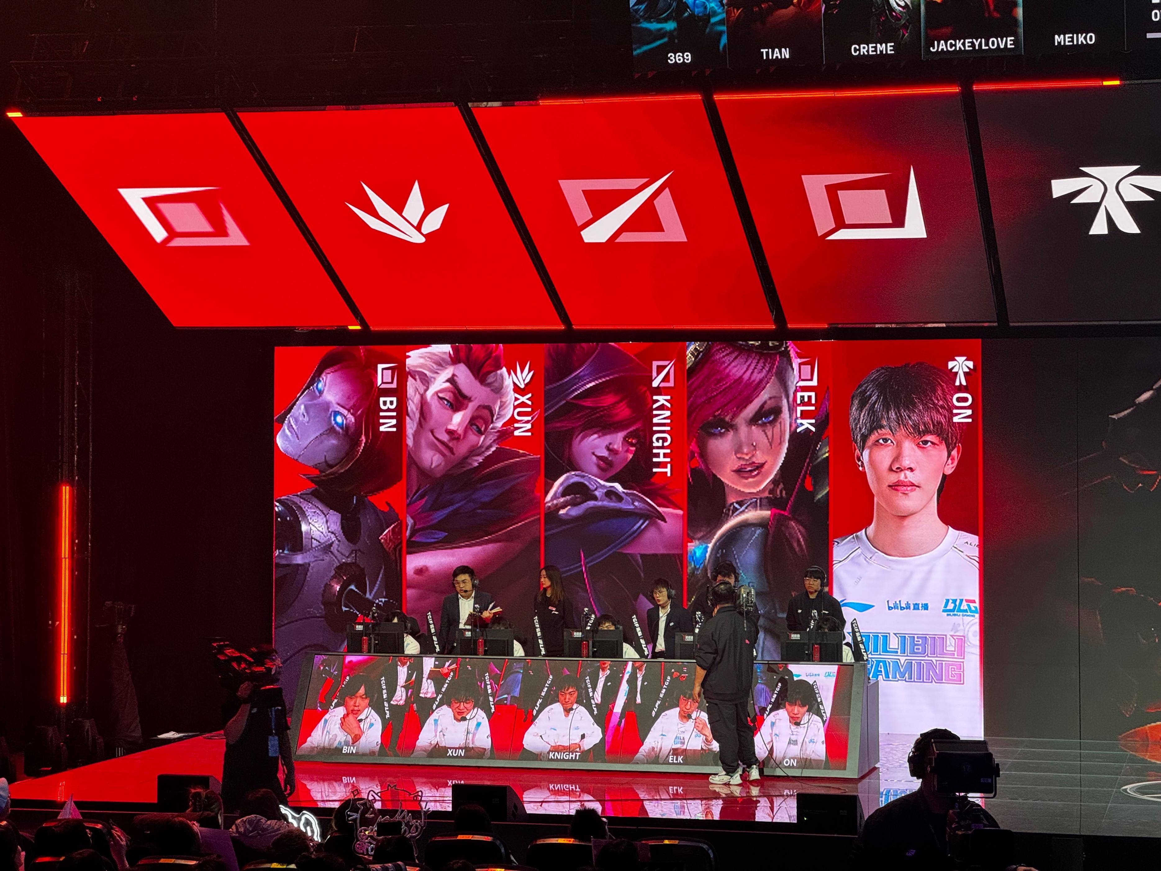 九游体育官网入口-电竞选手天价转会费曝光，某战队豪掷千万签约明星选手的简单介绍