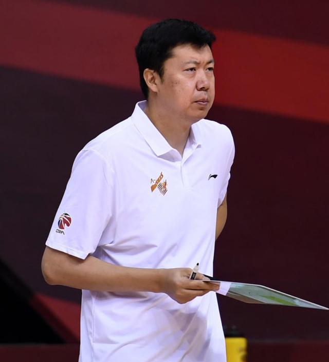 传奇教练专访：执教三十年的变与不变的简单介绍